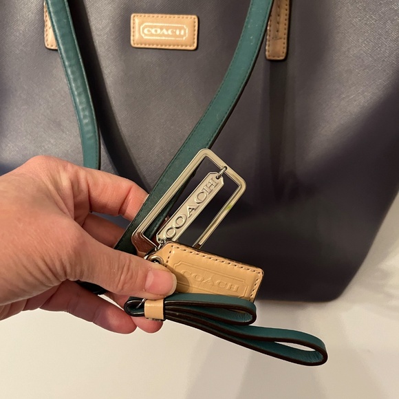 Coach City Park Metro Saffiano Leather Tote in Navy with Hang Tag Bag 24341 - Picture 2 of 6